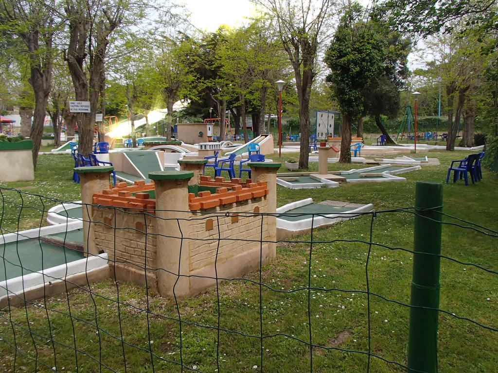 mini golf2